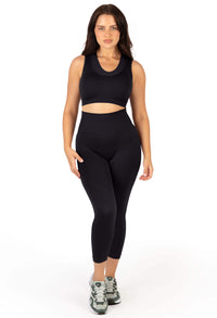 Plus Size Sports Bra - Triple-layer Support Racer & High Waist 3/4 Capri Leggings