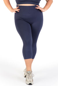 Plus Size Sports Bra - Triple-layer Support Racer & High Waist 3/4 Capri Leggings