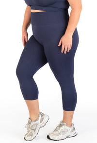 Plus Size Sports Bra - Triple-layer Support Racer & High Waist 3/4 Capri Leggings