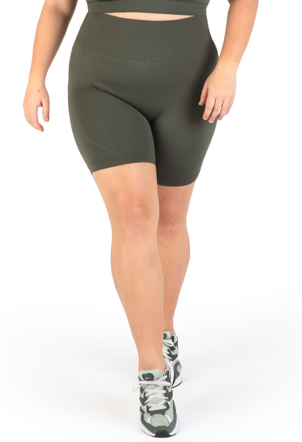 Plus Size Seamless High Waist Midi Biker Shorts